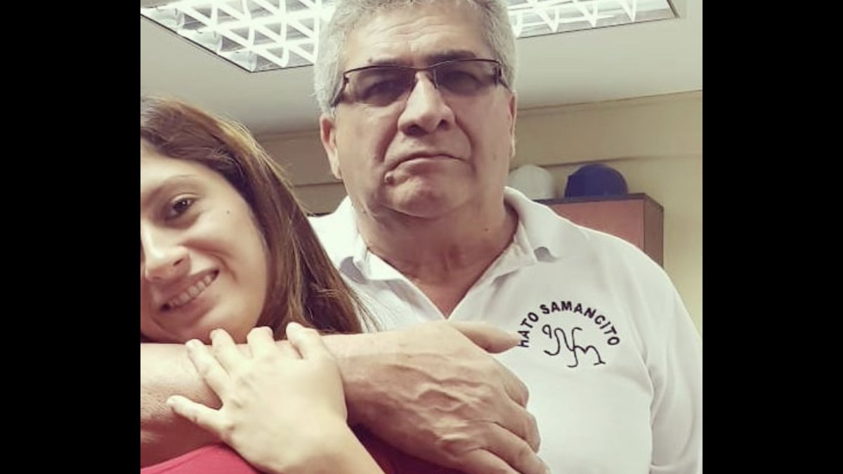 Bitacora58news's tweet photo. #ALERTA DE SAPO.
#MARACAY
LA FAMILIA QUE ROBA UNIDA .
Ella es CAROLINA RIVAS 
Que junto a su padre han hecho fortunas .invadiendo y apropiándose de fincas donde ya montaron su propia procesadora de alimentos
ELLA CASADA PERO COGE  CON EL HIJO DE DIOSDADO..
 #MARACAY ACTIVOS https://t.co/783UlQjUnq
