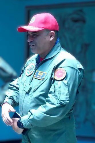 dhernandezlarez's tweet photo. Felicito al Almirante Víctor Hugo Borjas Trujillo, Comandante de la Aviación Naval, cuyo elevado sentido del deber, puesto de manifiesto en sus valores éticos y morales, le han permitido alcanzar el grado inmediato superior, manteniéndose en batalla permanente de la mano de nuestro Pueblo y avanzando juntos por amor a la Patria.

#PatriaSoberanaYPlena 
#IntegrarEsVencer