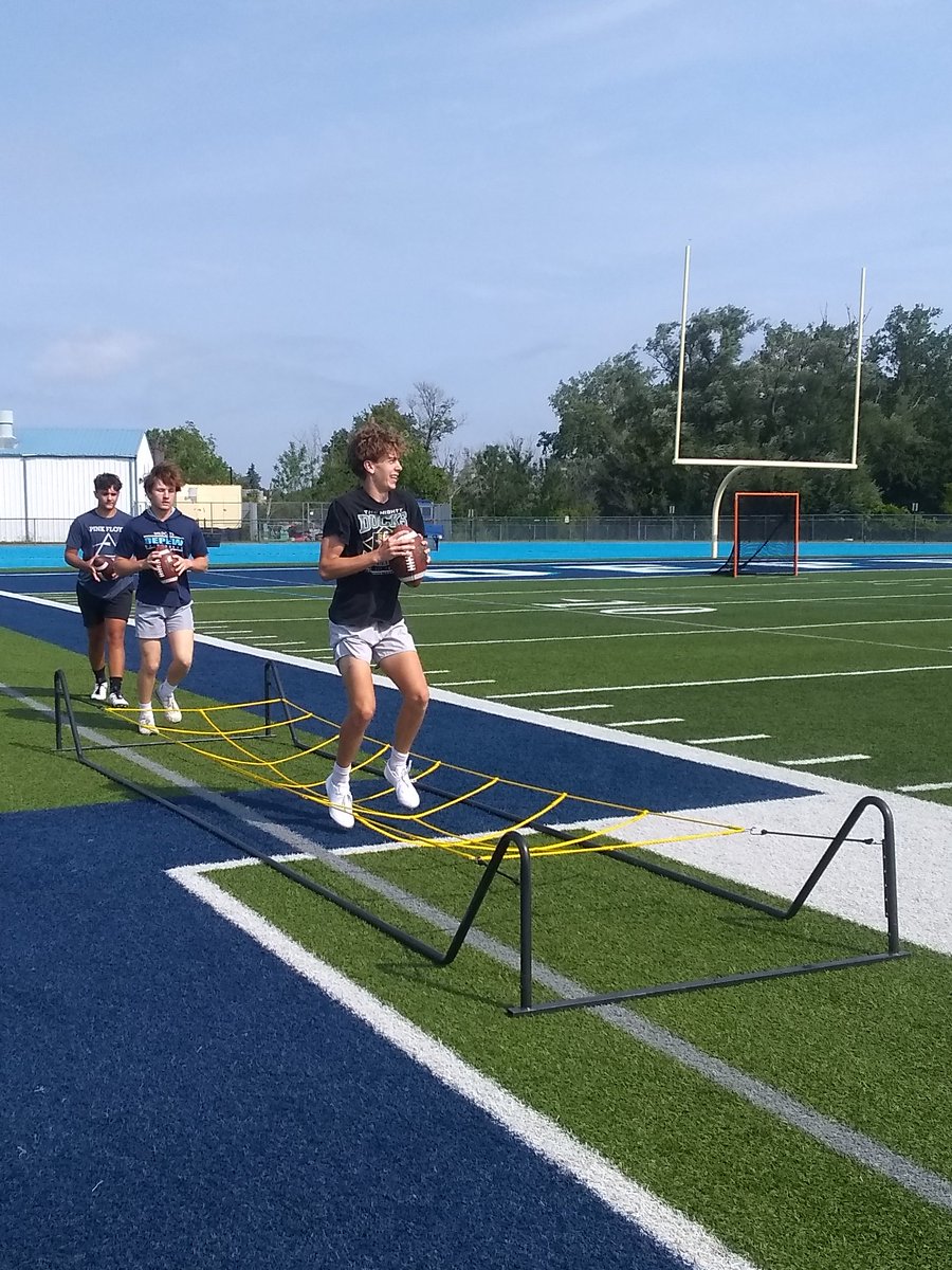 QB's getting some work in today....
2 MORE WEEKS AND IT'S GO TIME !!!