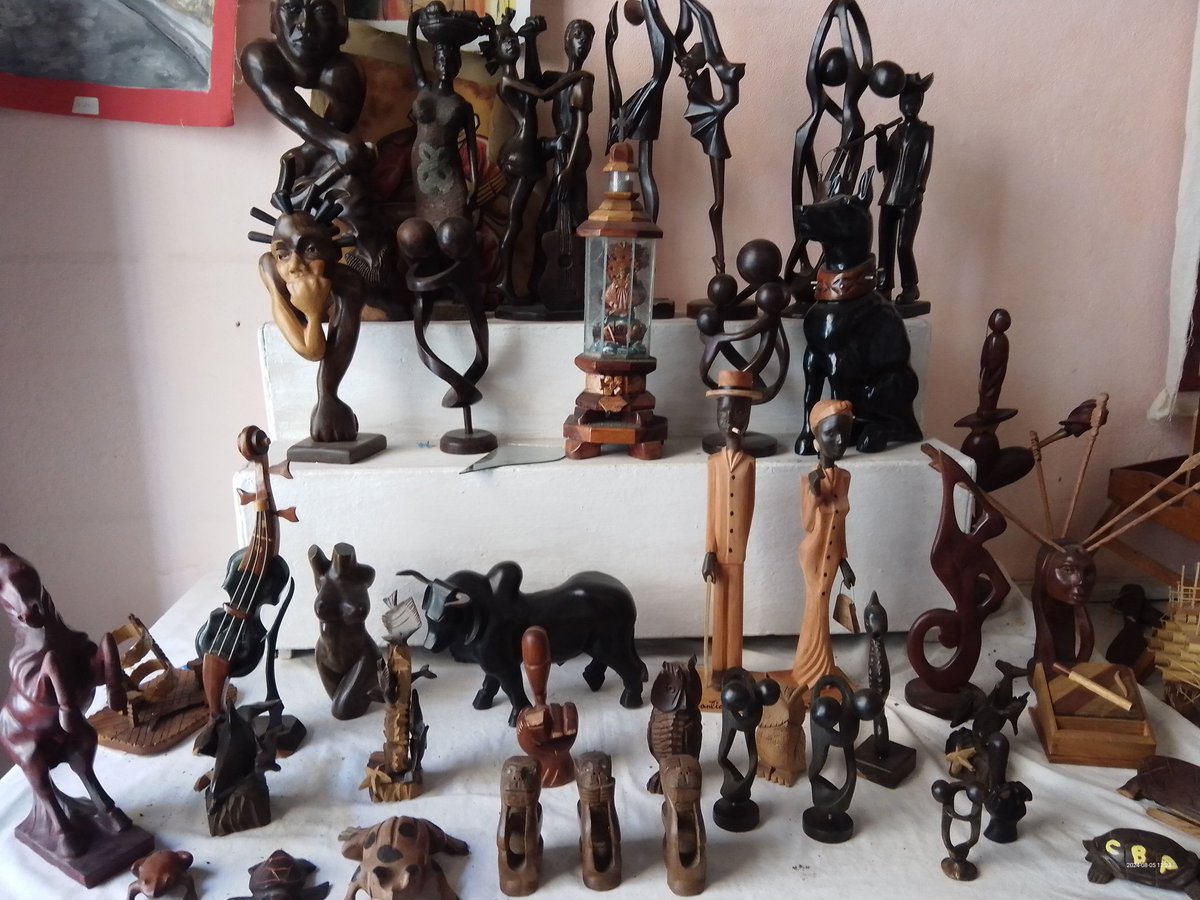 fcbc_stgo's tweet image. En la calle Heredia puedes encontrar la casa de ACAA, dónde los artesanos Santiagueros comercializan sus obras.
#SantiagoDeCuba.
