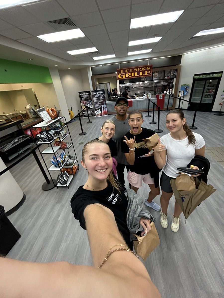 HAWKS_WBB tweet media