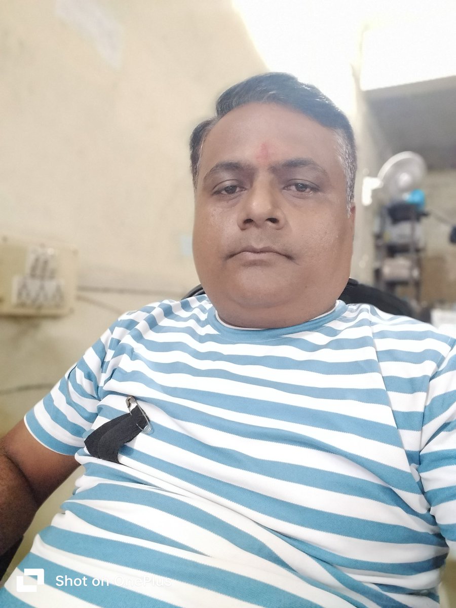 anujsinha's tweet photo. @jssscou @JharkhandCMO 
राज्य सामाजिक सुरक्षा कंप्यूटर ऑपरेटर संघ के पूर्व निर्धारित कार्यक्रम के अनुसार सामाजिक सुरक्षा विभाग अंतर्गत कार्यरत सभी कंप्यूटर ऑपरेटर अपनी मांगों के समर्थन में सरकार का ध्यान आकृष्ट करने हेतु दो दिवसीय काला बिल्ला लगाकर अपना विरोध जता रहे हैं। https://t.co/eTcuicYhin