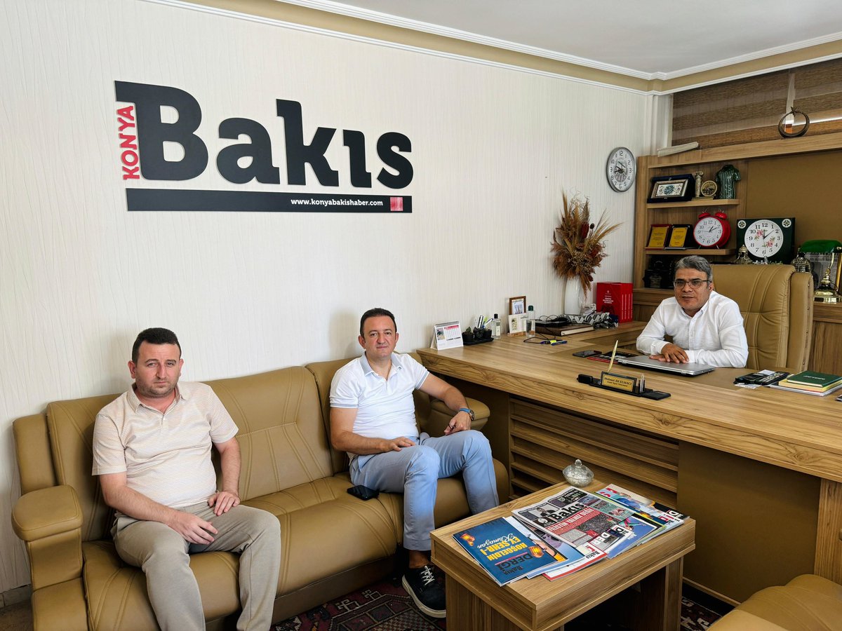 Konya Bakış Gazetesi'ni ziyaret ederek Konya ve Türkiye gündemine ilişkin değerlendirmelerde bulundum.

Konya Bakış Gazetesi nezdinde Genel Yayın Yönetmeni Mehmet Ali Elmacı ve Yazı İşleri Müdürü İsmail Poçan’a misafirperverliklerinden dolayı teşekkür ederim. <a href="/BakSgazetesi/">Konya Bakış Gazetesi</a>