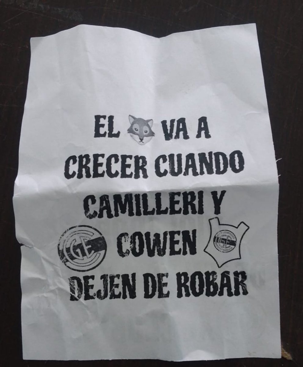 #Deportivo7a0 | AHORA |

#GELP #CGE 🐺 🔥 Clima tenso e interna de la barra en el bosque.
Iván Tobar busca quedarse con la barra de Gimnasia.