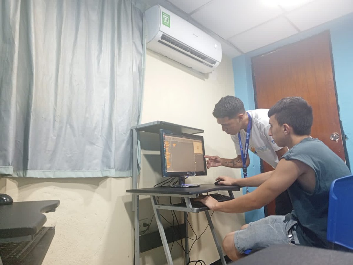 Facilitador del  Infocentro Urimare dicta taller de programación con Scratch a joven de la comunidad de Guaracarumbo  
#PatriaSoberanaYPlena
<a href="/NicolasMaduro/">Nicolás Maduro</a> 
<a href="/Gabrielasjr/">Gabriela Jiménez</a> 
<a href="/Jateranoficial/">José Alejandro Terán</a> 
<a href="/LaRosaInfoVE/">LaRosaInfoVE</a>