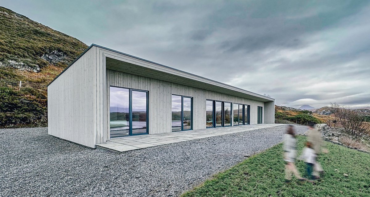 jmlsips's tweet image. The Joro house type is now complete, blending seamlessly into the landscape &amp;amp; framing fantastic views. This design creates a strong sense of place &amp;amp; distinct character, staying true to the traditional vernacular of the area. 🌿🏠 #JoroHouse #ArchitecturalDesign #HarmoniousLiving