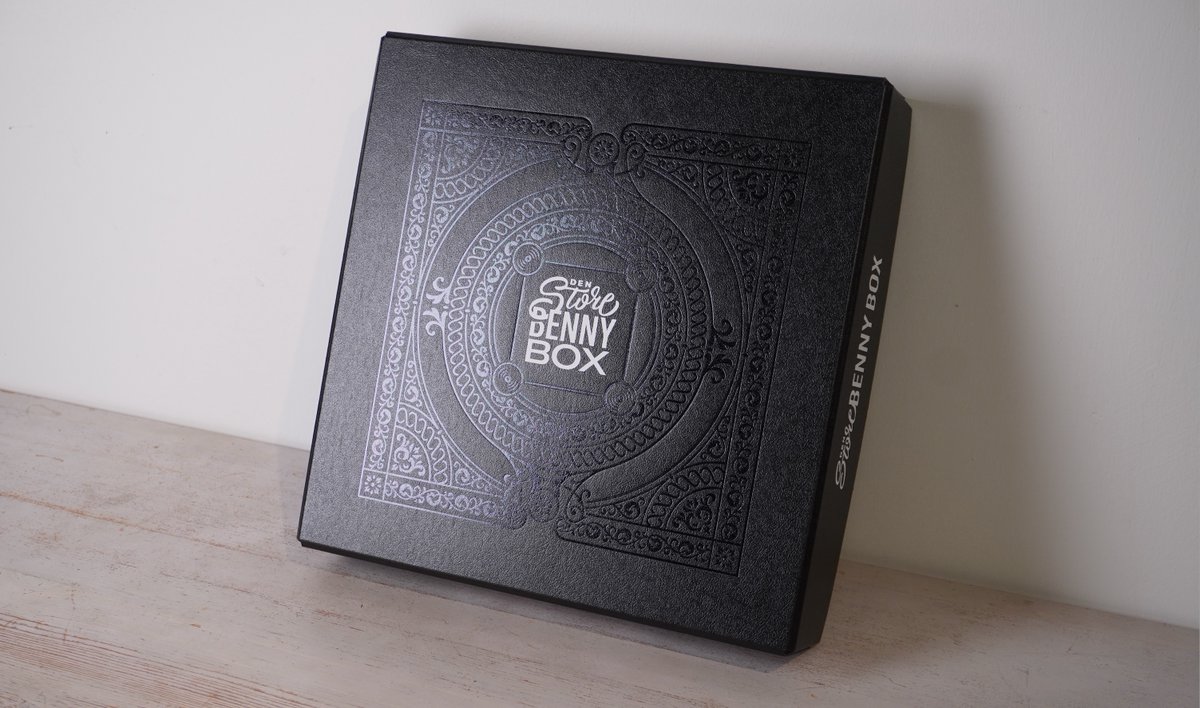 Her er alt info om DEN STORE BENNY BOX!

vers.dk/bennybox

Ses på livestream i morgen! <3 <3 <3