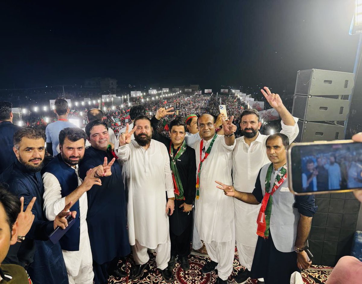 Haroonpanjotha's tweet photo. خان کی پُکار۔۔عوام کی للکار۔
#صوابی جلسہ https://t.co/2LSKoPmVmQ