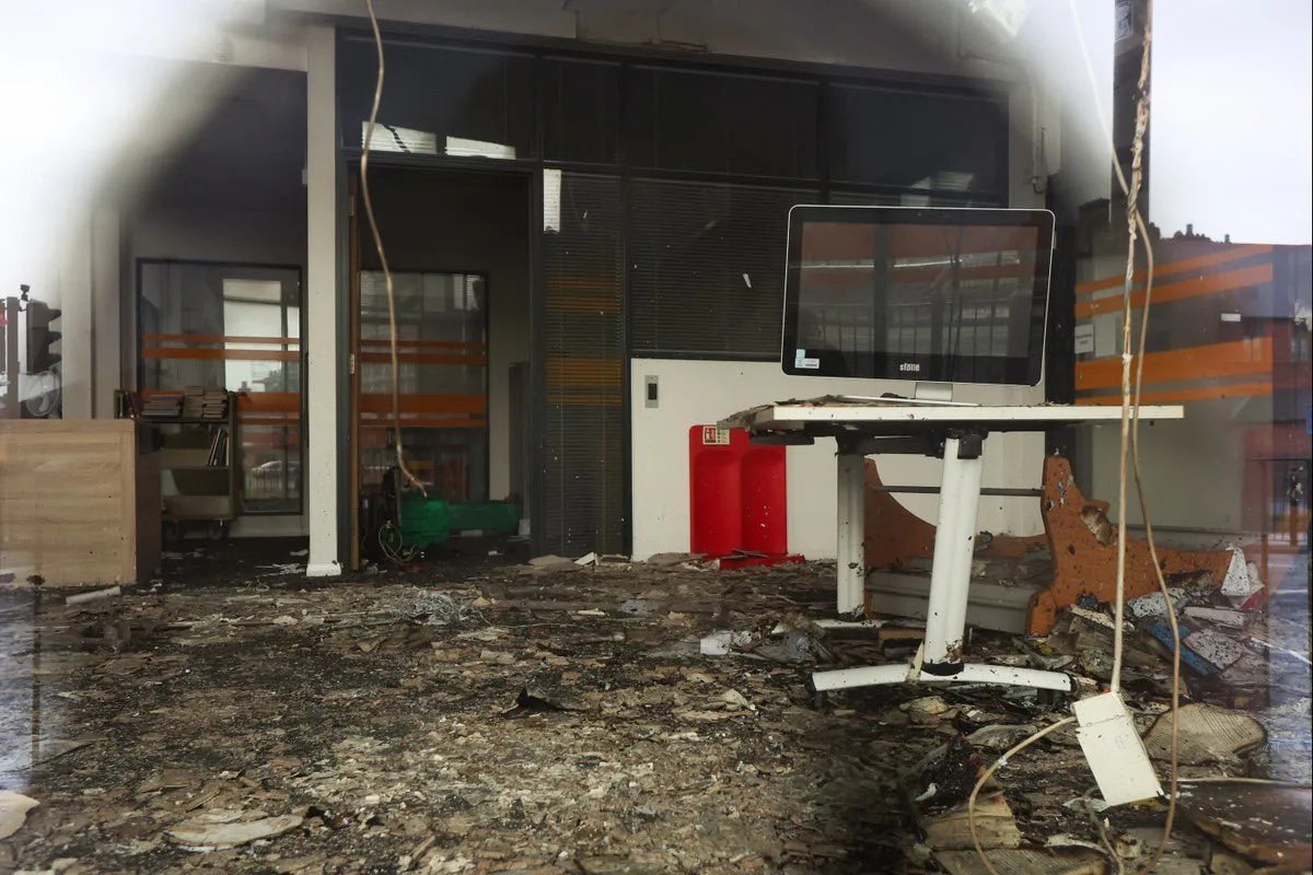 you mumbled ‘it’s complicated’. you called those standing up against Islamophobic violence ‘naive’. you spat out ‘activist’ like it was a bad word. 

did you really think it would stay off your doorstep? 

did you think ‘only’ Gazan libraries would be burnt?