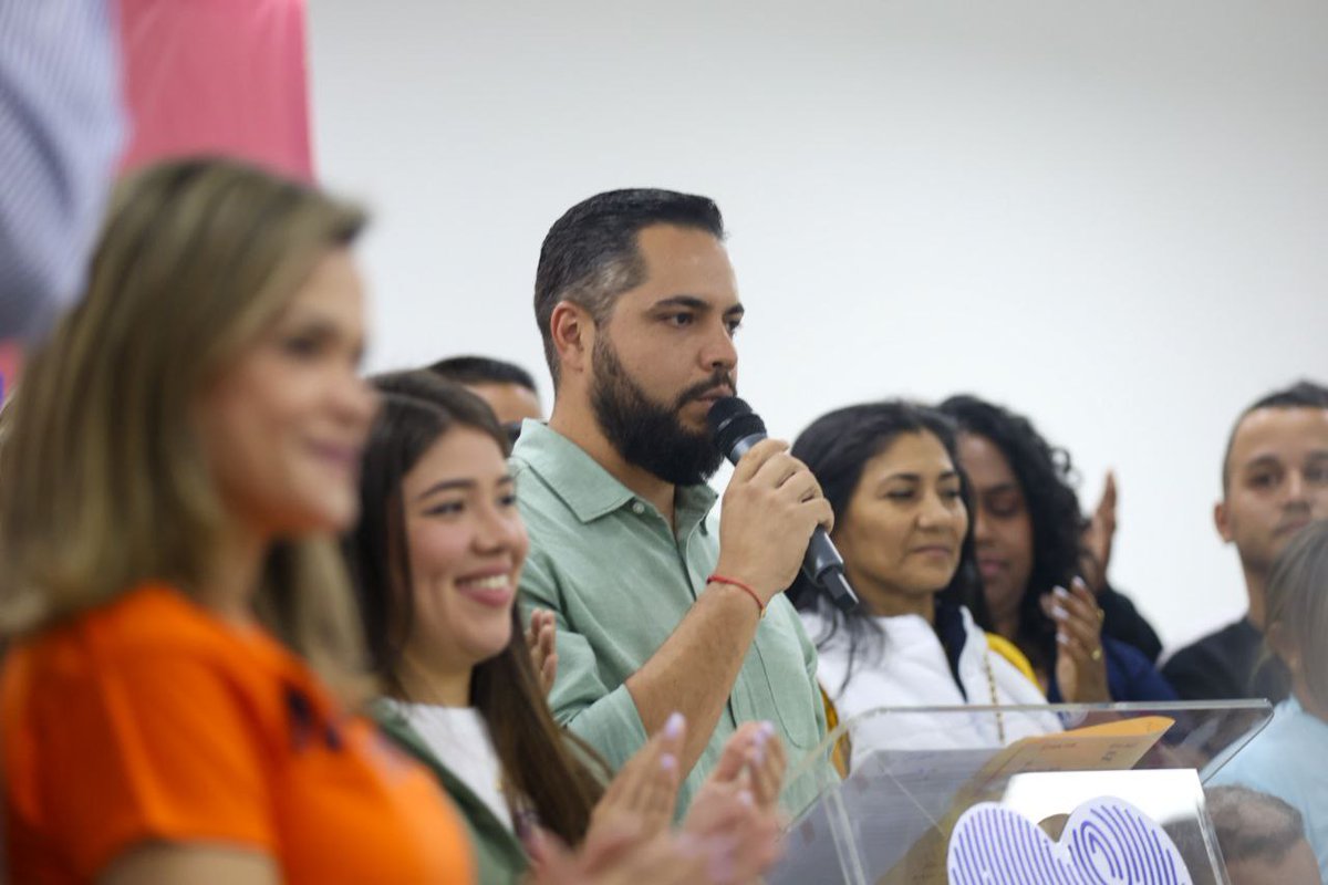 Secretario Nacional, <a href="/JulioGarciaZ/">Julio García Zerpa</a> "Asumimos los cambios y transformaciones de nuestro Presidente. El Plan de las 7 transformaciones no fue un panfleto, es la síntesis de un gran debate donde participaron millones de ciudadanas y ciudadanos".