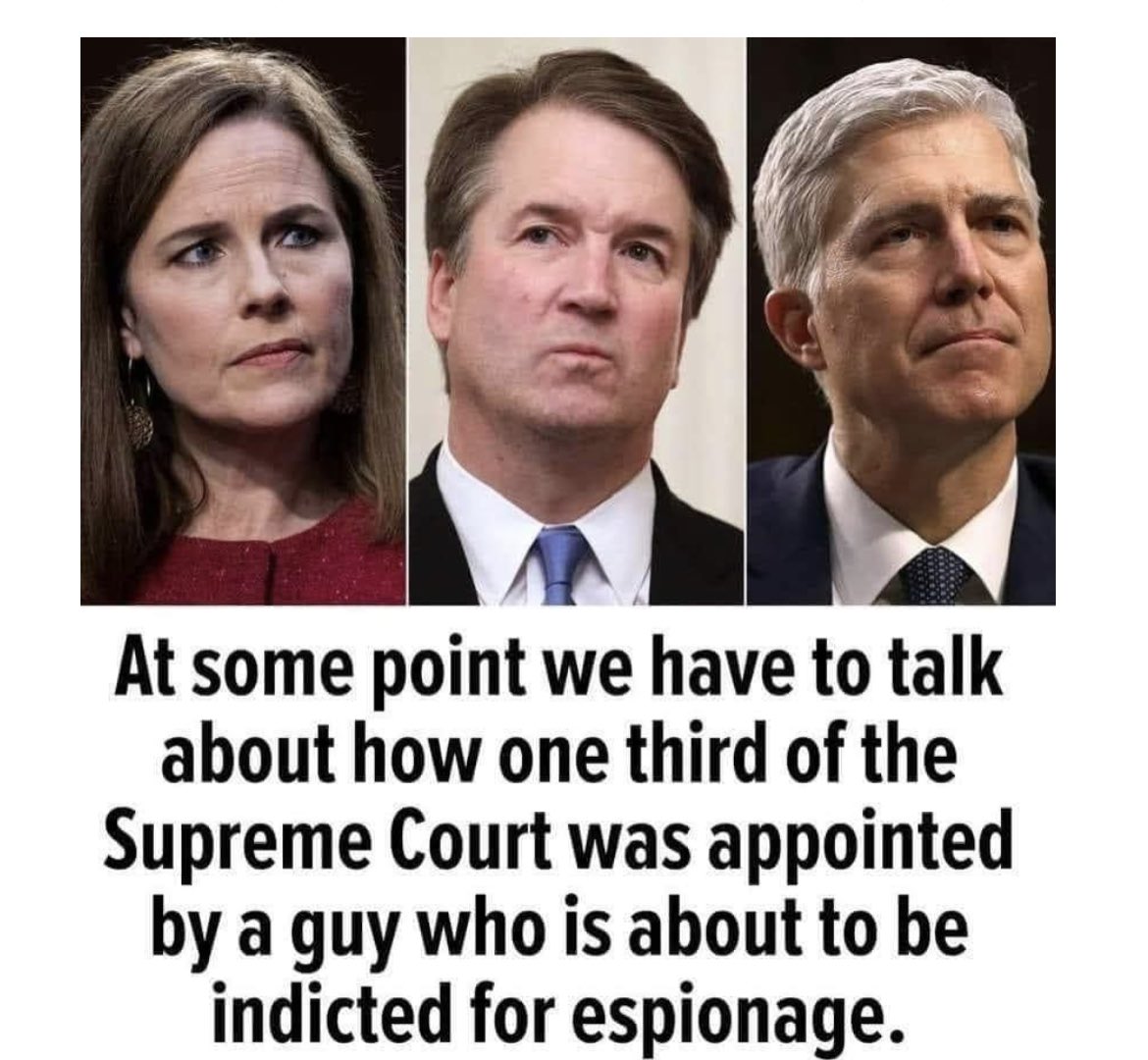 ChrisJustice01's tweet photo. @gtconway3d #CorruptSCOTUS #NoOneIsAboveTheLaw https://t.co/StclNod8OX