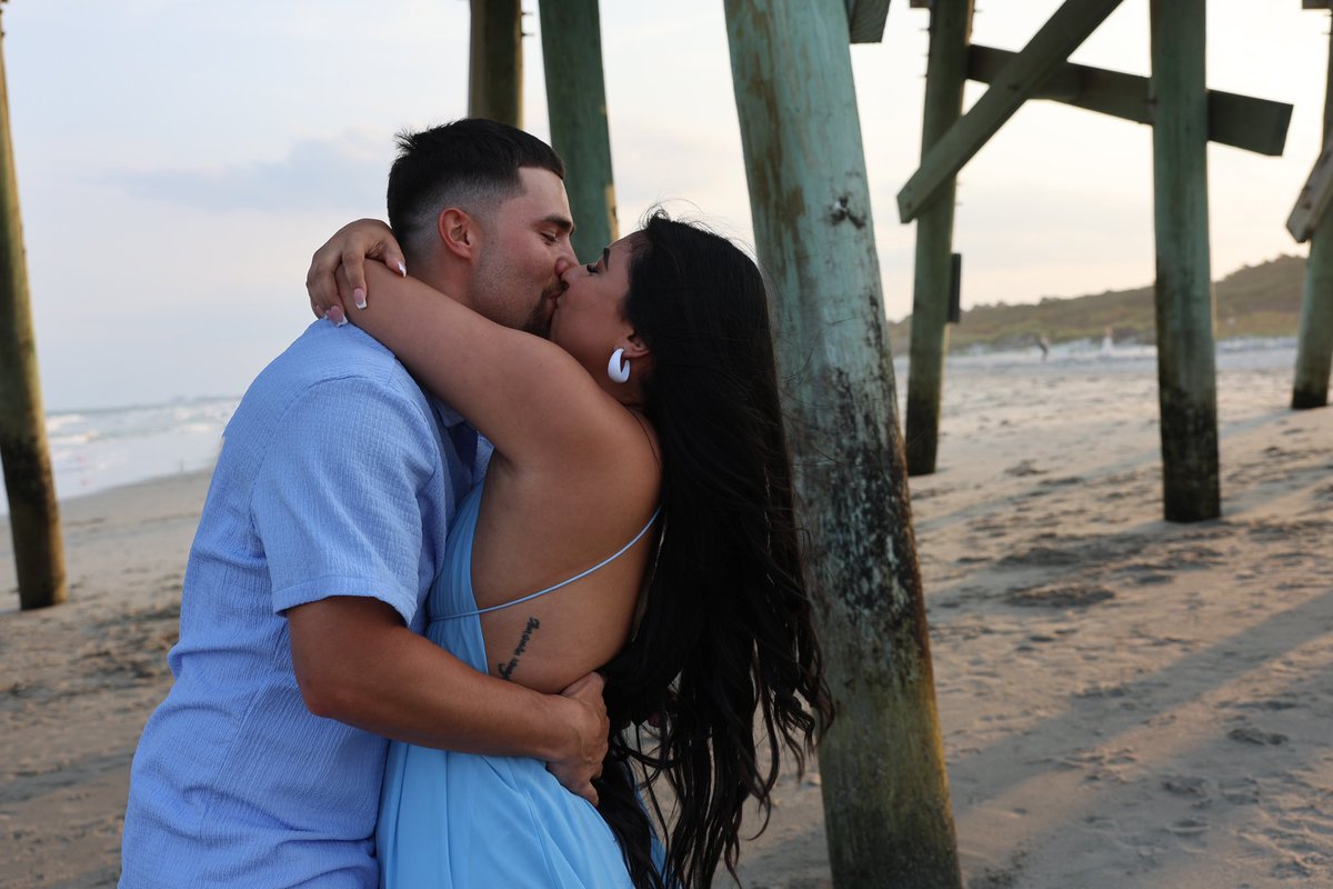 OmgCedessss's tweet photo. Finally a FIANCÉE 💙 https://t.co/cXJYky3lJl