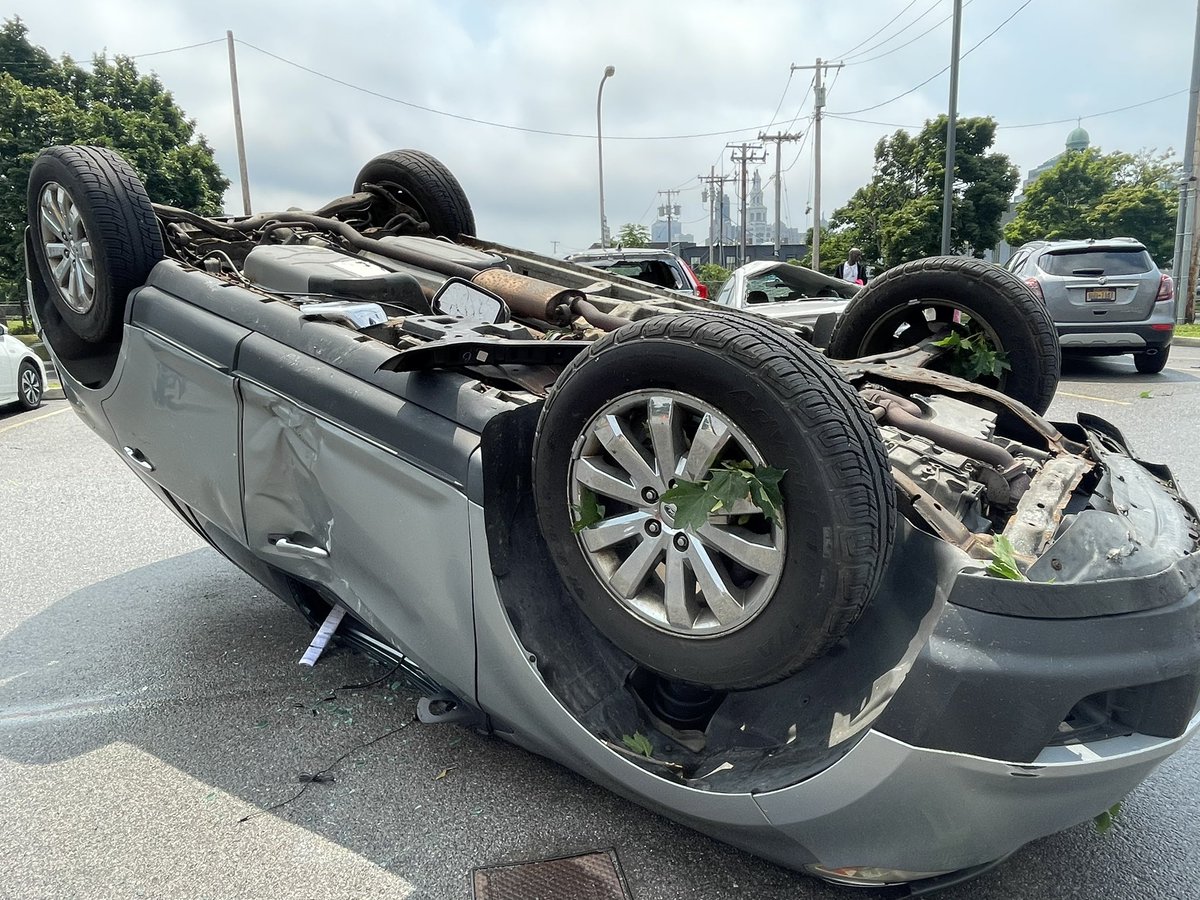 oliviabeilein's tweet photo. A Buffalo City Mission employee said he looked outside and realized his car had been picked up by the Tornado 🌪️ #BuffaloTornado @WGRZ https://t.co/WNK2dxtmnh