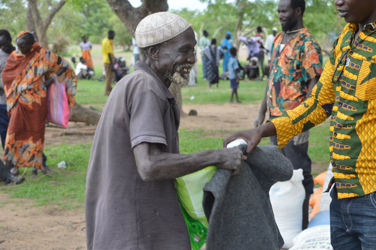 hrrds_s's tweet photo. Some exciting news! 
Today, thanks to your incredible support, we distributed our first batch of food and non-food items to displaced communities in Lazareck, Nuba Mountains. Thank you for standing with the displaced communities! #Sudan https://t.co/k5328ZYf6k