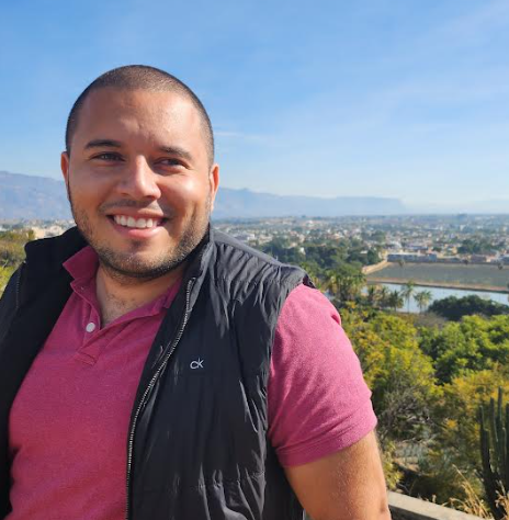 VSPAProgramUCB's tweet image. Dr. Joaquin A. Urrego, an urban economist at UC Berkeley's Haas School of Business, focuses his postdoctoral research on understanding urban issues, especially in slum areas. Read more of his spotlight story here: vspa.berkeley.edu/news/postdoc-s…