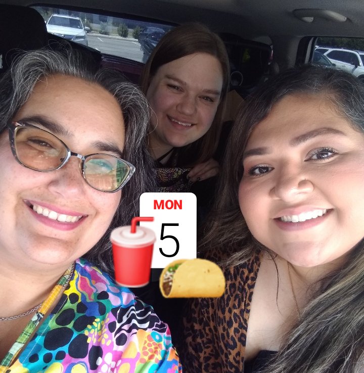 HBoemler's tweet photo. @AJBriesemeister lunch with RLA day 1 in-service #buildingexcellence https://t.co/ACrfcOmiXj