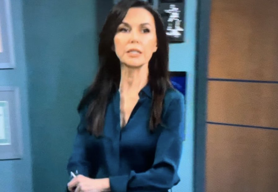 STEELK1969's tweet photo. 🚨🚨🗣️🗣️Detective Chase:
Your GORGEOUS boss needs to see you in the PCPD interview room ASAP‼️🕵️♀️🔥🔥
Anna tells Dante Chase will take over questioning Ava & encourages him to go to the hospital to be w his family. #CommissionerDevane #Annte #GH https://t.co/MgUv05qhy9