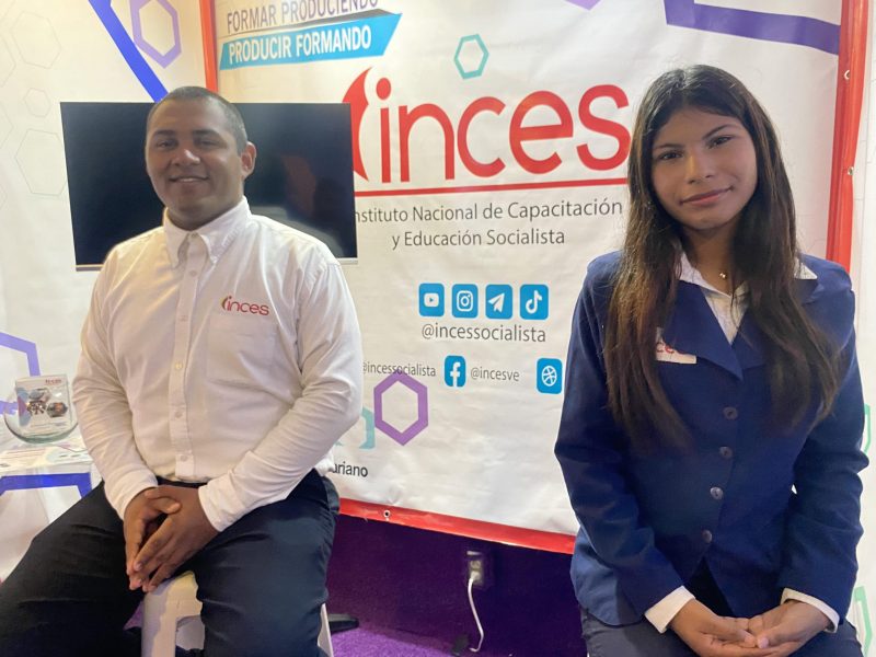 Incesocialista's tweet photo. #Zulia | El Inces brilló en la I Expo Internacional Automotriz. 
+ detalles en https://t.co/R08Zyap2Em 

#AprendeLaTécnica https://t.co/124cLnC6i0