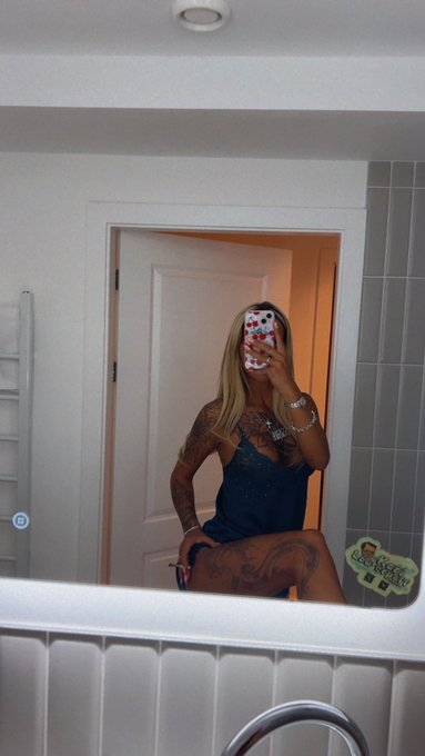 Let me be your #cashcow https://t.co/j5eVFC7UYB<a href="/tag/cashcow"class="tags">#cashcow</a>