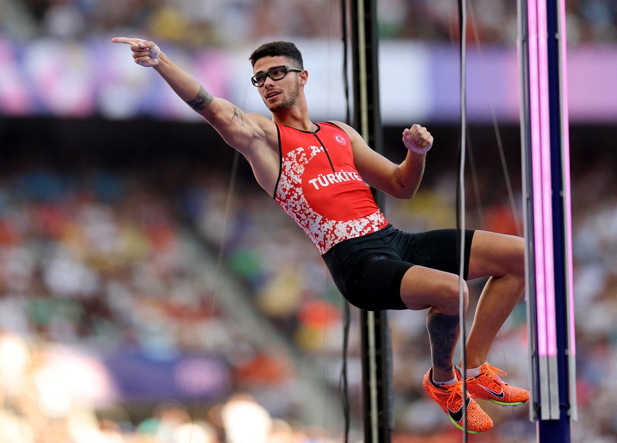 😎 Hayat kısa, Ersu Şaşma uçuyor!

#Paris2024 | #Olympics