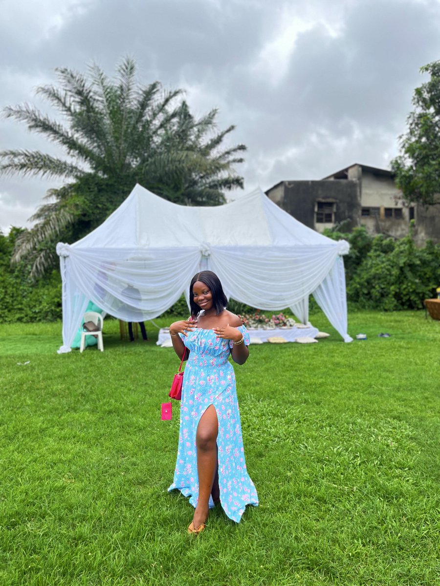 FavourPraise_'s tweet photo. Petite girl.🩵 https://t.co/Dt5dfTDFB7