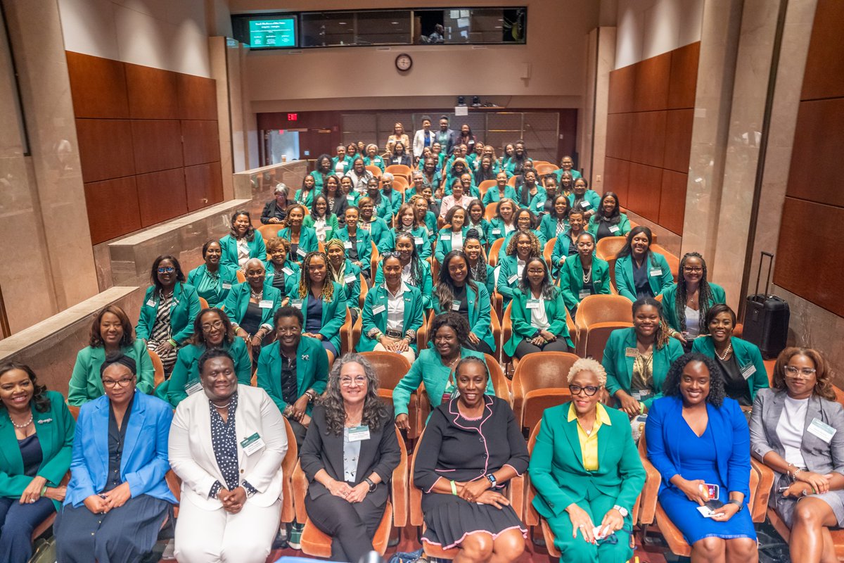 HHSSmallBiz's tweet photo. HHS OSDBU hosted its first partnership event with The BOW Collective. With over 90 attendees, this event featured key panel and plenary sessions that highlighted the importance of WOSB  within the HHS acquisition landscape. #TheBOWCollective #SmallBusiness #HHSOSDBU #WOSB https://t.co/H38Omha4W0
