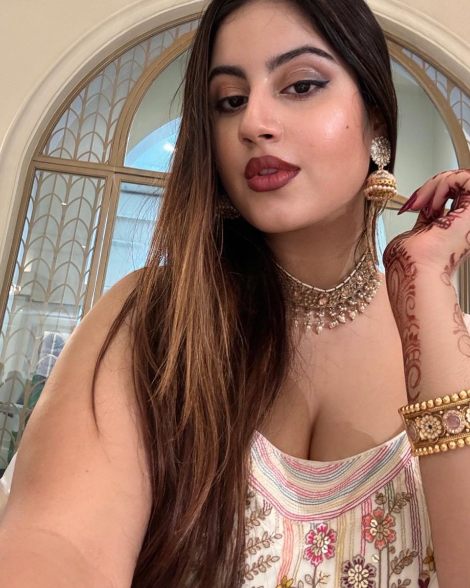 iamsimi96's tweet photo. “मुस्कान और मदद ये दो ऐसे इत्र हैं जिन्हें जितना अधिक आप दूसरों पर छिड़केंगे, उतने ही सुगन्धित आप स्वंय होंगे।”
@haidar_ali_p https://t.co/RU9FRZj9us
