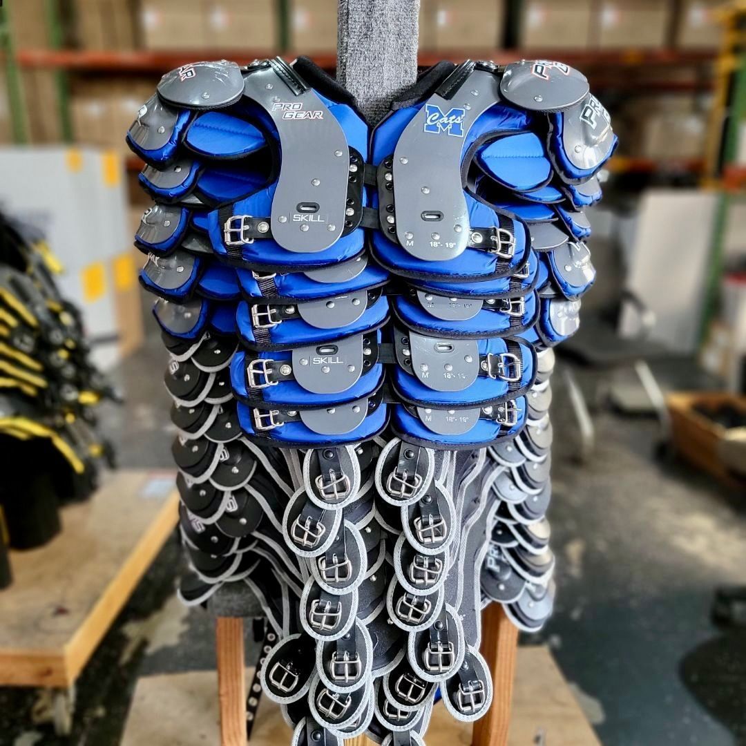 ProSports_Pads's tweet photo. #ProSportsCustoms for the #Wildcats!👏🔵⚪

Mike Nelson (@ProGearNellie) at @BakersSports made it happen for Coach Shelton Gandy and @meridianftball!

#KnowTheLogo #MadeInTheUSA #HighSchoolFootball #FootballSeason #EquipmentRoom #ShoulderPad #BackPlates #BUILTBYMERIDIAN https://t.co/vnkbPmH40O