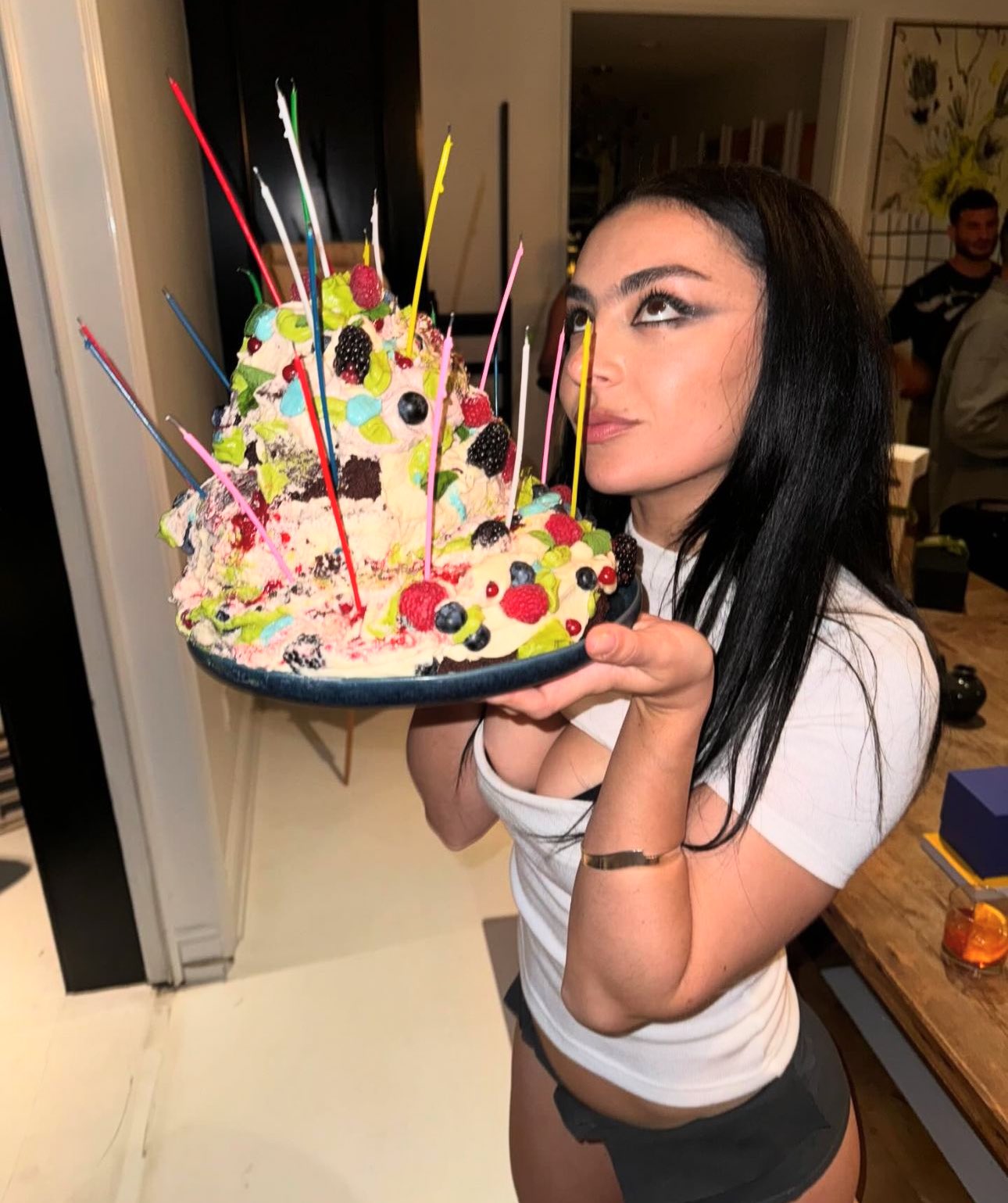 Pop Crave on X: "Charli xcx looks gorgeous in new photo from her birthday  party. https://t.co/RDatTrdars" / X