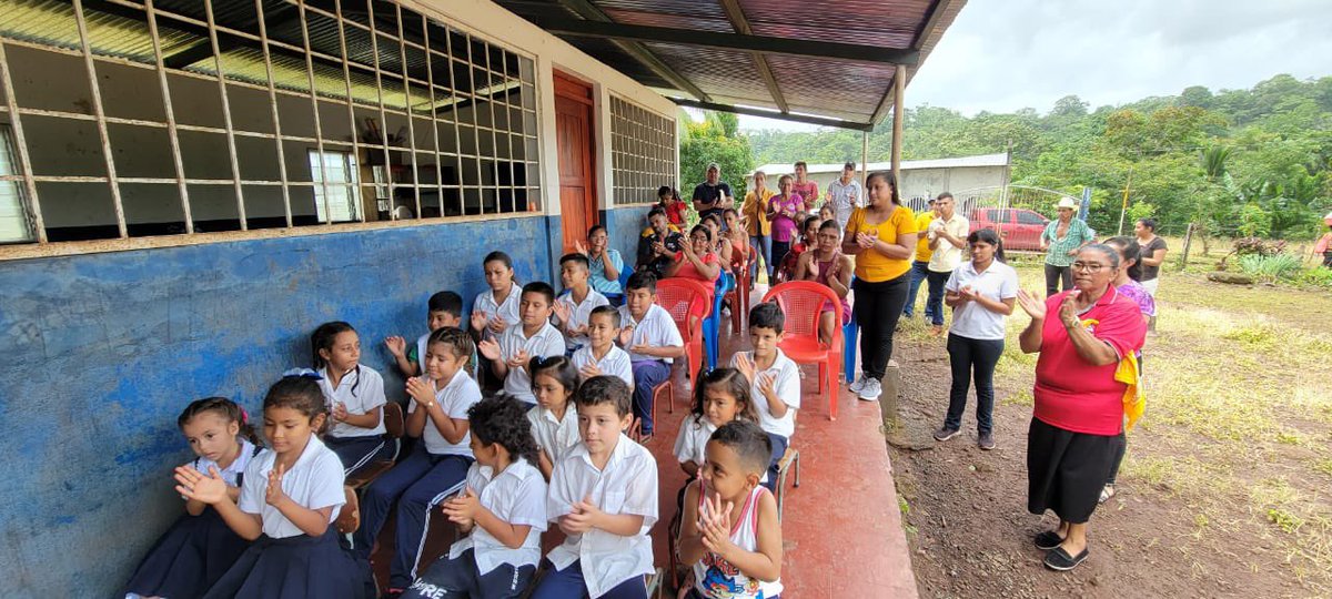 LaLuchaSigue79's tweet photo. La Alcaldía del Poder Ciudadano y el MINED llevaron a cabo el acto de inicio de las obras de mejoramiento del Centro Escolar de la Comunidad Mokoron, en el municipio de El Coral. 🌟 El Gobierno Local invertirá 401,658.96 córdobas para garantizar https://t.co/MJAqDcyxms