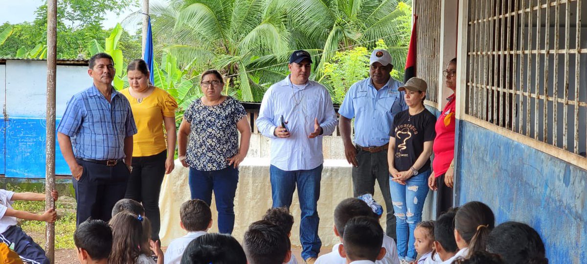 LaLuchaSigue79's tweet photo. La Alcaldía del Poder Ciudadano y el MINED llevaron a cabo el acto de inicio de las obras de mejoramiento del Centro Escolar de la Comunidad Mokoron, en el municipio de El Coral. 🌟 El Gobierno Local invertirá 401,658.96 córdobas para garantizar https://t.co/MJAqDcyxms