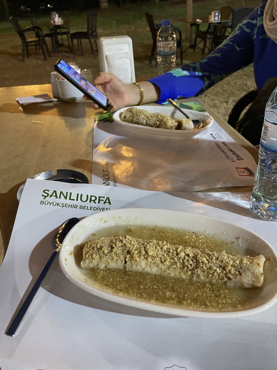 Meşhur tatlımız ismini söylemesekte olur:) şu porson sadece 60 tl
Teşekkürler ⁦<a href="/sanliurfabld/">Şanlıurfa Büyükşehir 🇹🇷</a>⁩ ⁦<a href="/sanliurfabeltur/">Şanlıurfa Beltur 🇹🇷</a>⁩ 
Emği geçen herkese teşekkürler🙏🏻