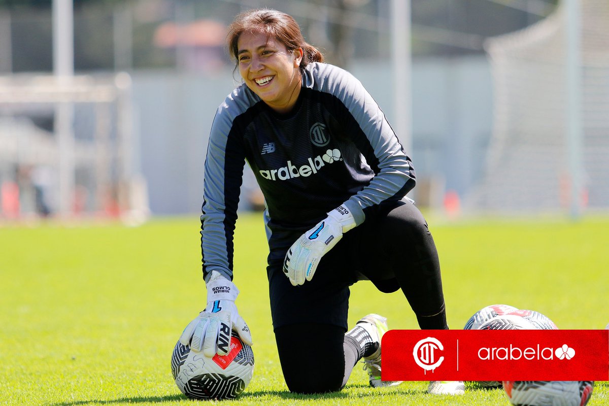 TolucaFemenil's tweet photo. Mañana jugamos en casa, se nota la felicidad. 😄
#TodosJuntos | #Arabela https://t.co/akcCqdzkL7