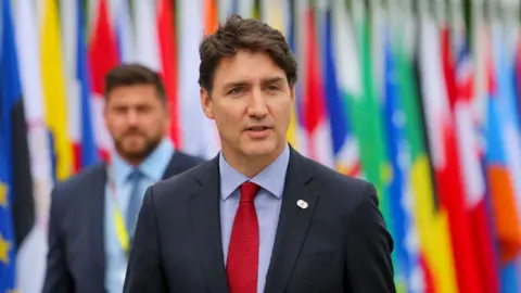 Bethany_1979's tweet photo. The world needs more leaders like Prime Minister Justin Trudeau and fewer like @PierrePoilievre. That's why I'm voting Liberal in 2025. #Trudeau2025 https://t.co/xWpxtQhgVH