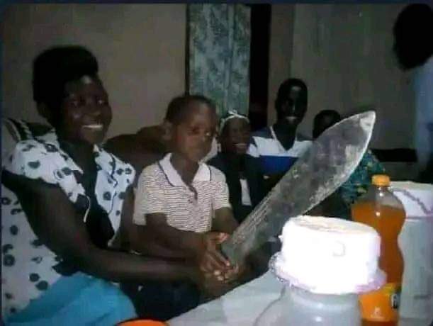 Moshe_Meso's tweet photo. Pastor Mboro when he turned 5 years old 😂 https://t.co/Xjt3g0Fs7j