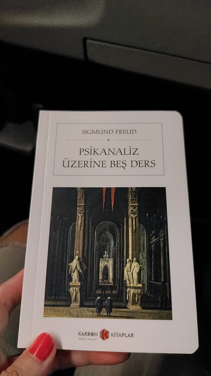 linasinem's tweet photo. Elimdeki Jung ile ilgili kitabın yanına Freud yakışır dedim...aşırı sempatik bi basım olmuş. Fakat satıcı reklamını tam metin diye yapmasa iyiydi 🙃 https://t.co/n9PrRb5C6V