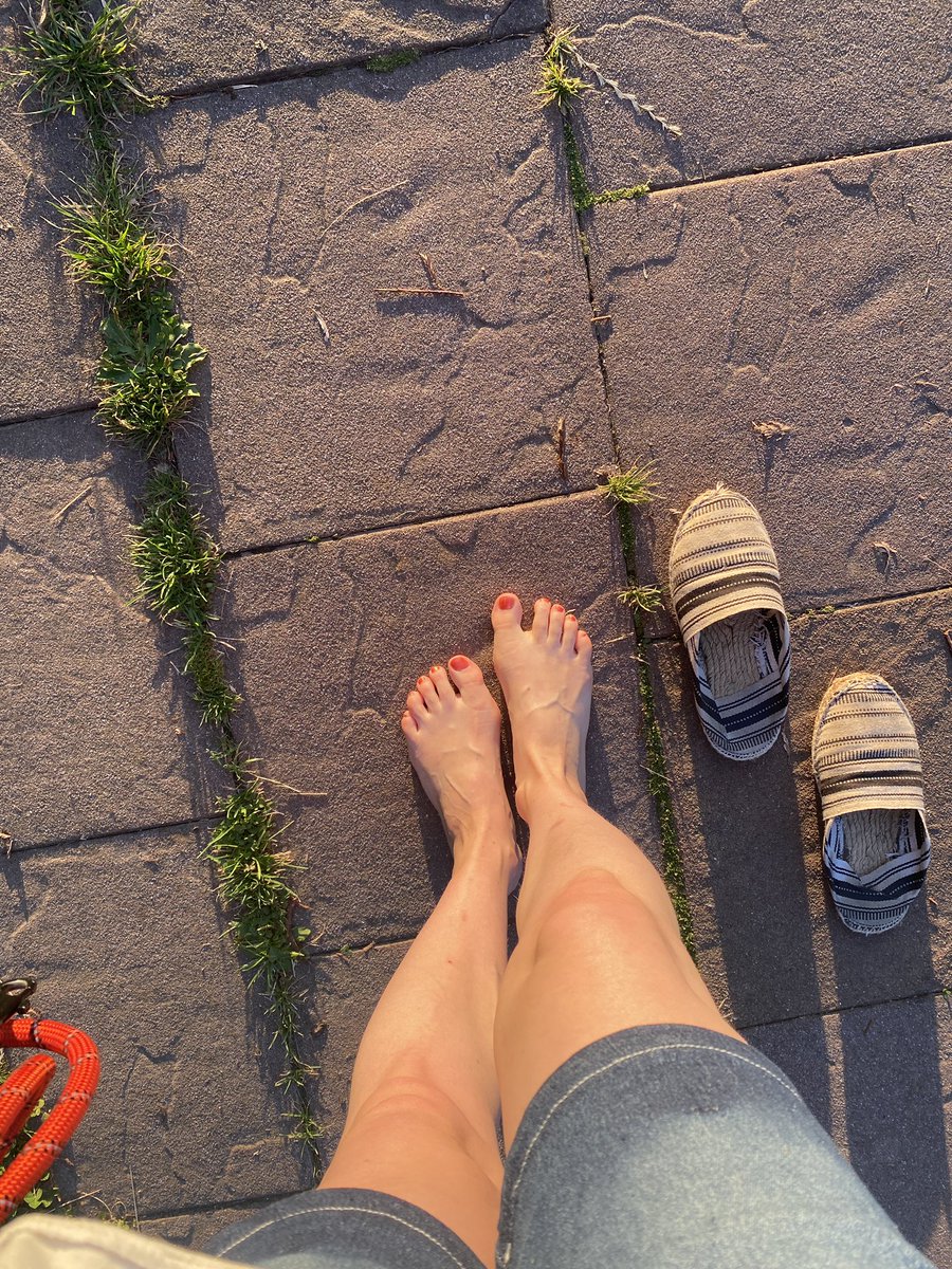 irridia's tweet photo. Belle soirée 

#fetichiste #feet #FOOTFETİSH https://t.co/s5sTOFNvmi
