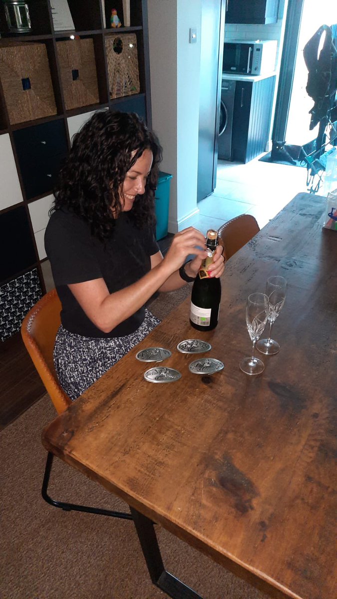 Curly Twig 💙 tweet media