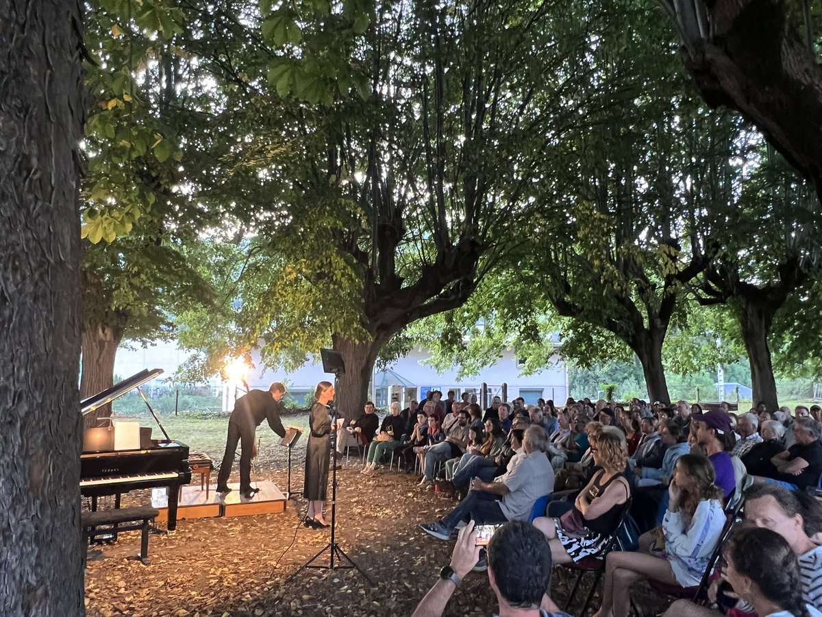 corinne_crabe's tweet photo. La troisième édition de #festicimes a débuté hier soir au pré commun à #arreau avec une très belle prestation de marie #dewas au piano et Adrien #Bellom au violoncelle #aurelouron #pyrenees Prochain RDv le 7/08 à 15h30 à #arreau #pyrenees https://t.co/0nWNgWkSmS
