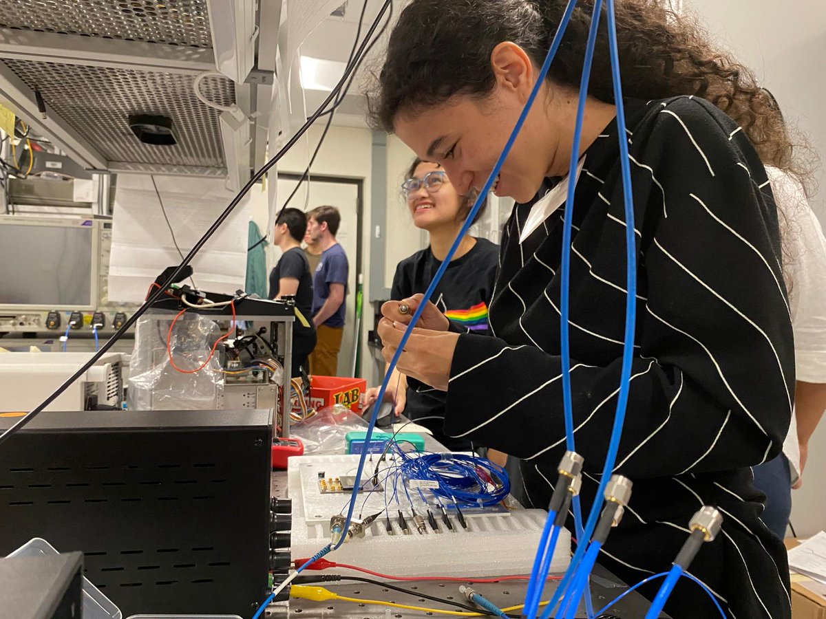cardenas_lab's tweet photo. 07/29 to 08/01/2024
Our group did a fantastic job teaching PIC testing at the AIM Photonics PIC Testing and Packaging Workshop hosted by TAP, RIT, and UofR. @RITphotonics @AIMPhotonics @RochesterOptics @UofR https://t.co/C6VPBce954