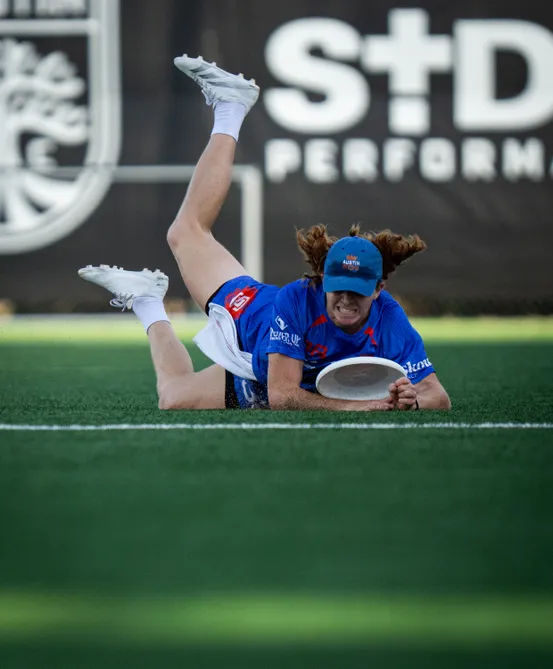 YumCaleb's tweet photo. The @atxsol dedicate everything playing ultimate frisbee. They weren't able to make a run in the UFA playoffs and the effort they put into the sport is largely unrecognized.

So why play? They f***** love it. Here's their story.

https://t.co/WQ2zQ1DkYU https://t.co/Uy0vTV1ORo