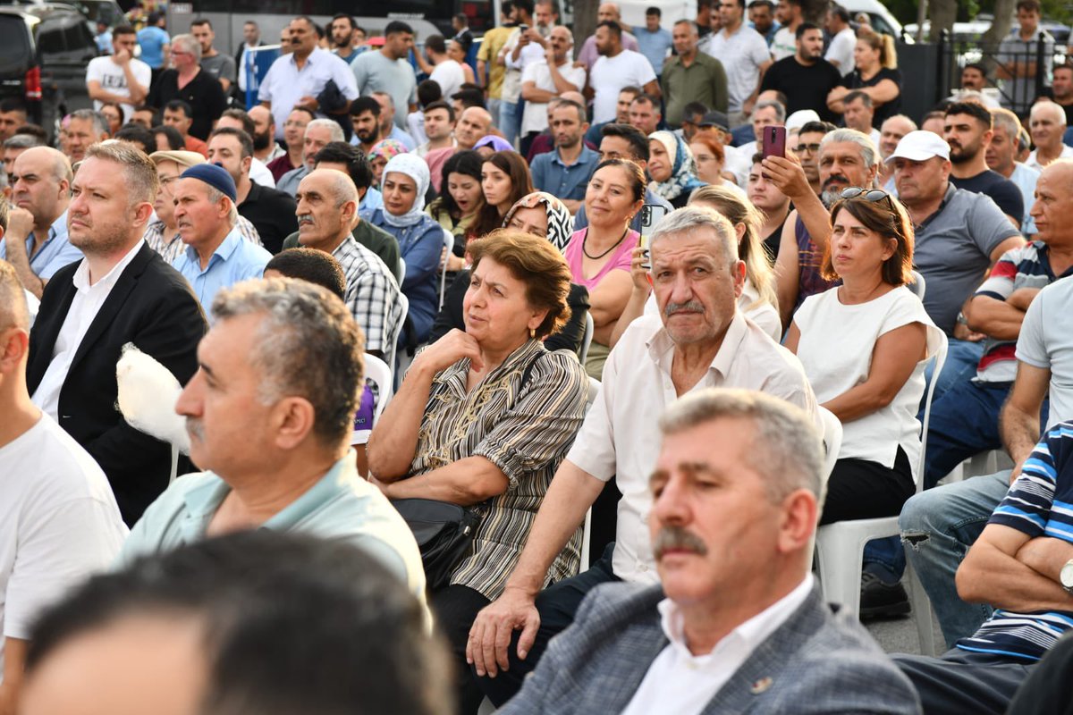 profdrahmetozer's tweet photo. İBB ile kurduğumuz ortak masa ile Kıraç'ın 7 mahallesindeki imar problemlerini çözeceğimizin müjdesini verdiğimiz Kıraç İmar Planları Halk Bilgilendirme Toplantısı'nı kıymetli komşularımızın katılımıyla gerçekleştirdik. 

Vatandaşlarımızın yıllardır süren mağduriyetlerine son verecek ve bu süreçleri şeffaf bir biçimde hemşehrilerimizle paylaşmaya devam edeceğiz.
