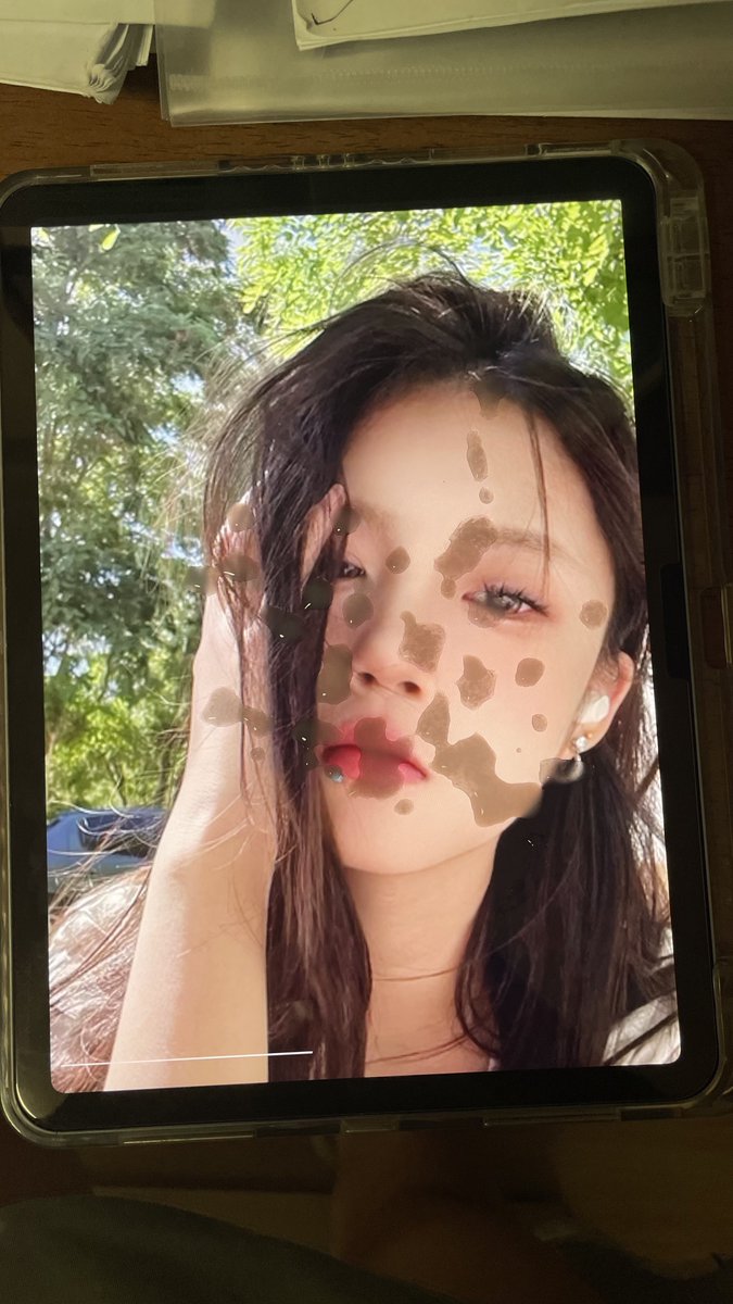 Arisesrictby's tweet photo. 徐妈骚脸太榨了，忍不住又射给骚逼徐妈了 #射屏 #意淫 #榨精 https://t.co/LDzayCD0XY