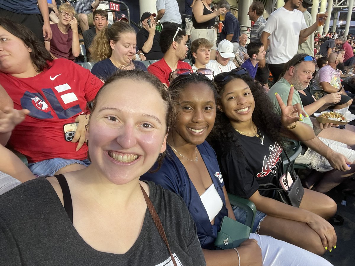 PerspectusArch's tweet image. Last week, the Perspectus team had a fantastic evening at the Cleveland Guardians game, enjoying quality time with family and friends! We cheered them on to a big win, creating unforgettable memories together. Here’s to more victories! Go Guards! ⚾🎇