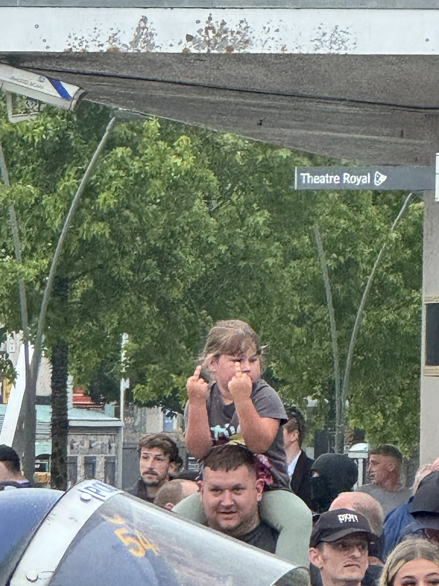 2yard_'s tweet image. If you ever wonder how far right breeds, this is how.
#Plymouth