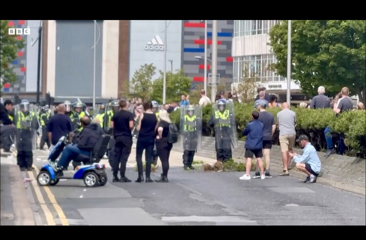 uninanni's tweet photo. Ready for a quick getaway #ThisIsEngland #riots #Farage #adidas https://t.co/YOgMsT6Tv9