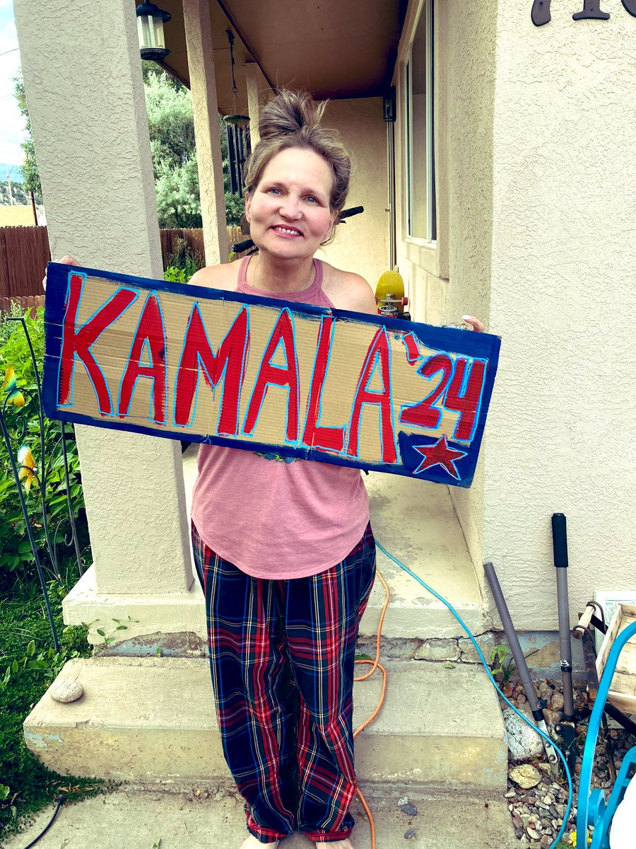 RebeccaRuck's tweet photo. @MMFlint Grassroots growing! #Kamala2024 
❤️ from Colorado! https://t.co/8BNLnknqKj