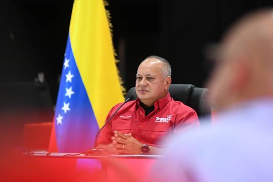 Diosdado Cabello: Venezuela ha sido garante del respeto a los derechos humanos desde la llegada del Comandante Chávez
lc.cx/sZDGKP

<a href="/dcabellor/">Diosdado Cabello R</a>