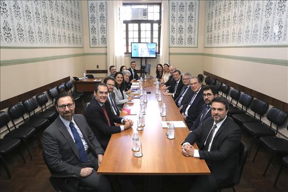 TJSPoficial's tweet photo. Integrantes do TJSP e da Advocacia participam de reunião sobre adesão ao eproc: https://t.co/Fnk1G2BZ1k #Eproc #Reunião #TJSPPorPessoas #TJSPParaPessoas #RedesSociais #SocialMedia #MídiasSociais https://t.co/IzJ4LkEHwd
