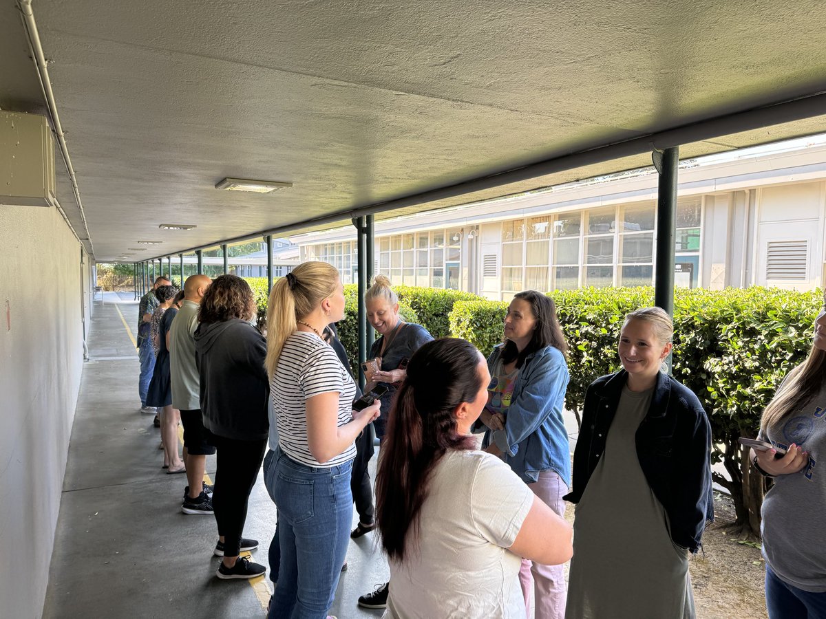 Amy Monaghan tweet media